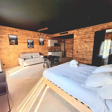 Domaine De La Mautanne Aparthotel Sainte-Tulle Exteriör bild