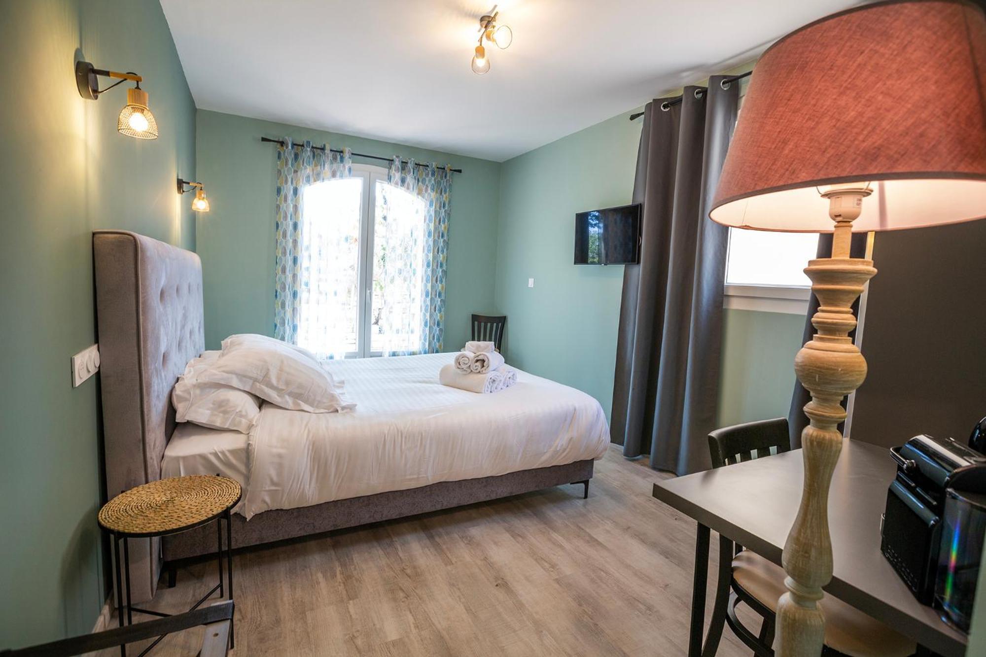 Domaine De La Mautanne Aparthotel Sainte-Tulle Exteriör bild