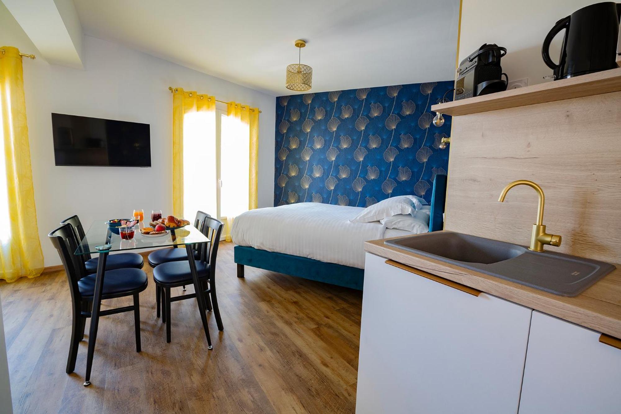 Domaine De La Mautanne Aparthotel Sainte-Tulle Exteriör bild