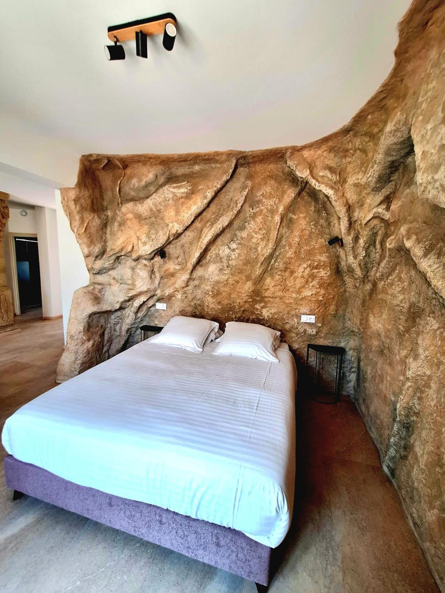 Domaine De La Mautanne Aparthotel Sainte-Tulle Exteriör bild