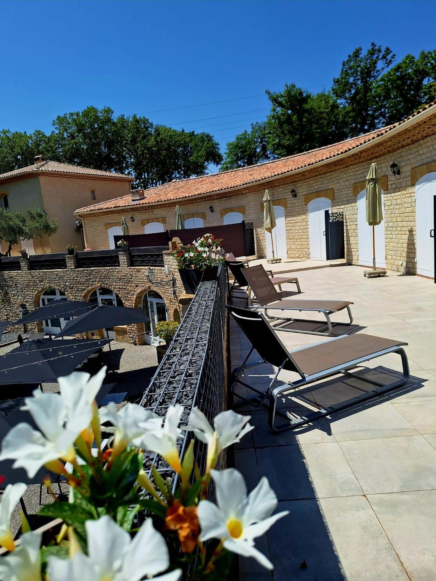 Domaine De La Mautanne Aparthotel Sainte-Tulle Exteriör bild